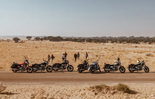 Royal Enfield Super Meteor 650, foto 8