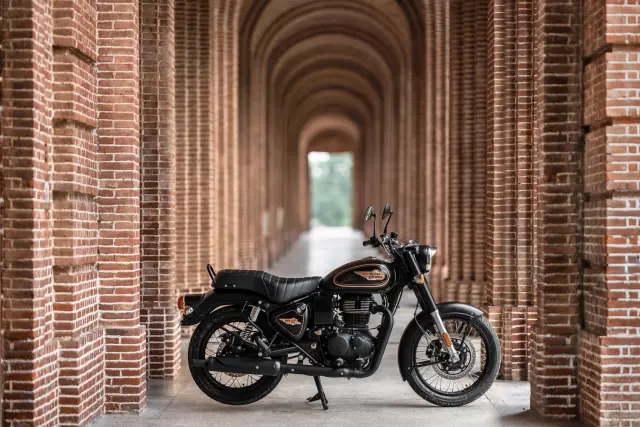 Royal Enfield Bullet 650 su strada