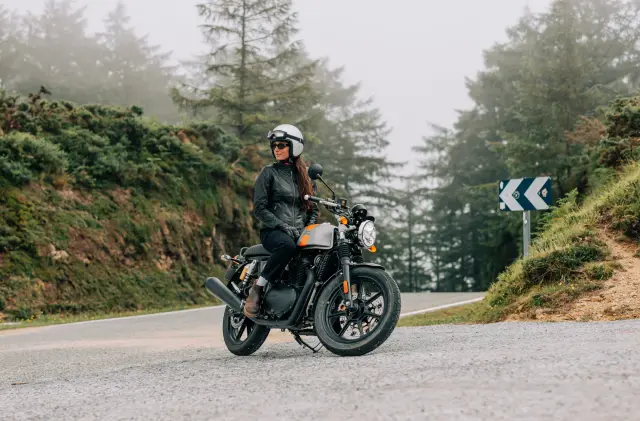 Royal Enfield Continental GT 650 su strada