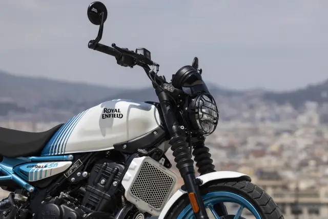 Royal Enfield Guerrilla 450, foto 52