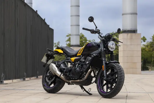 Royal Enfield Guerrilla 450, foto 62