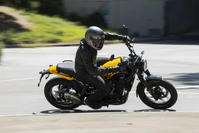 Royal Enfield Guerrilla 450, foto 15