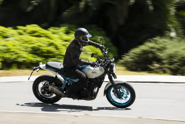 Royal Enfield Guerrilla 450, foto 16