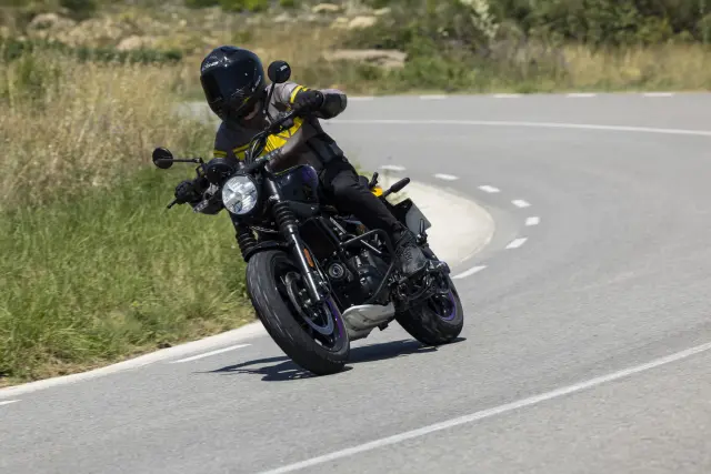 Royal Enfield Guerrilla 450, foto 47