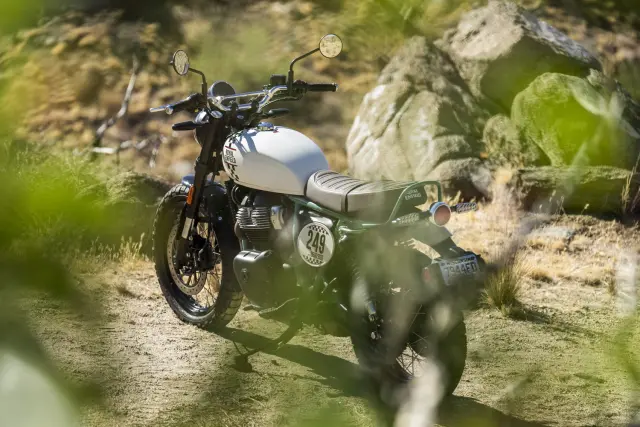 Royal Enfield Bear 650, foto 18