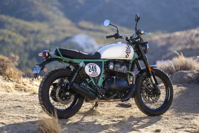 Royal Enfield Bear 650 su strada