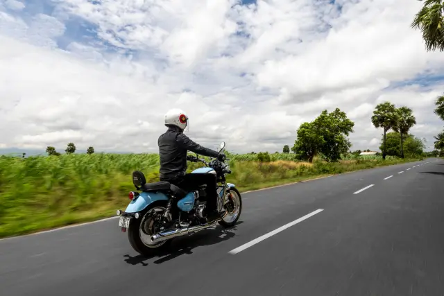 Royal Enfield Meteor 350, foto 17
