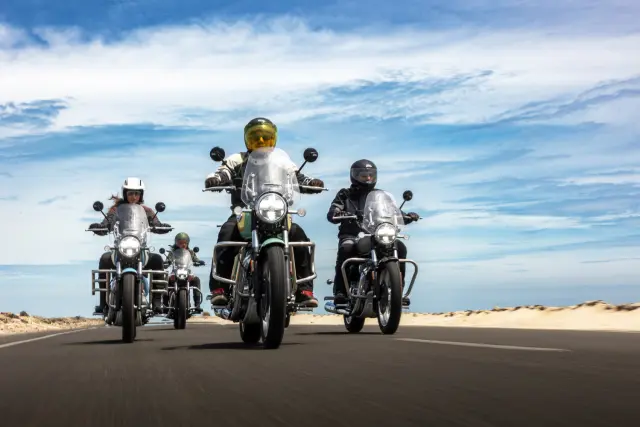 Royal Enfield Meteor 350 su strada