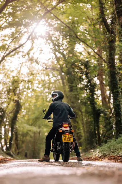 Royal Enfield Scram 411, foto 3