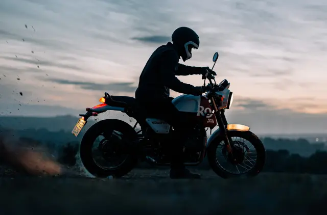 Royal Enfield Scram 411, foto 32