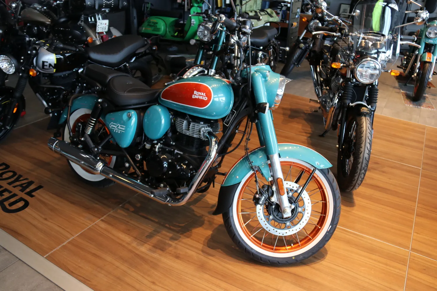 Royal Enfield Classic 350 in the GARAGE showroom in Bohušovice nad Ohří