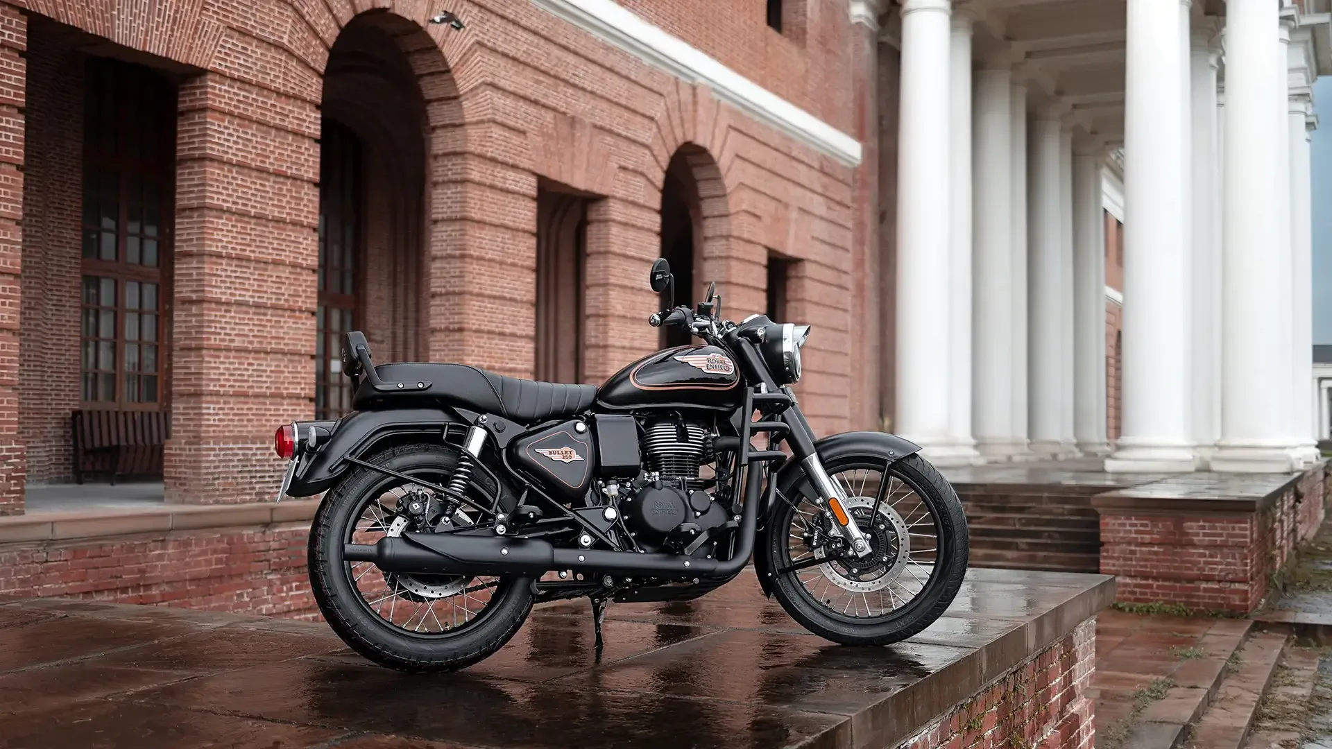 Royal Enfield Bullet 350 – gallery photo 1