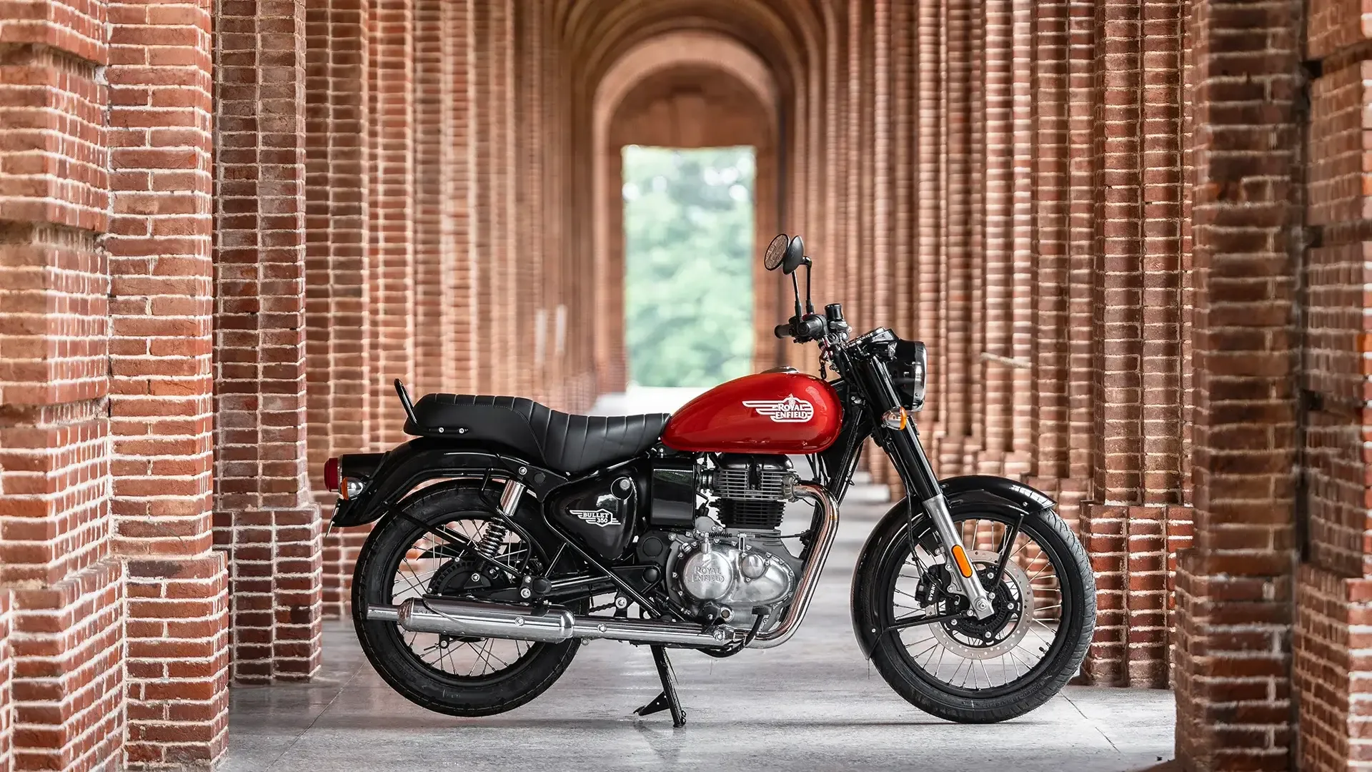Royal Enfield Bullet 350 – gallery photo 2