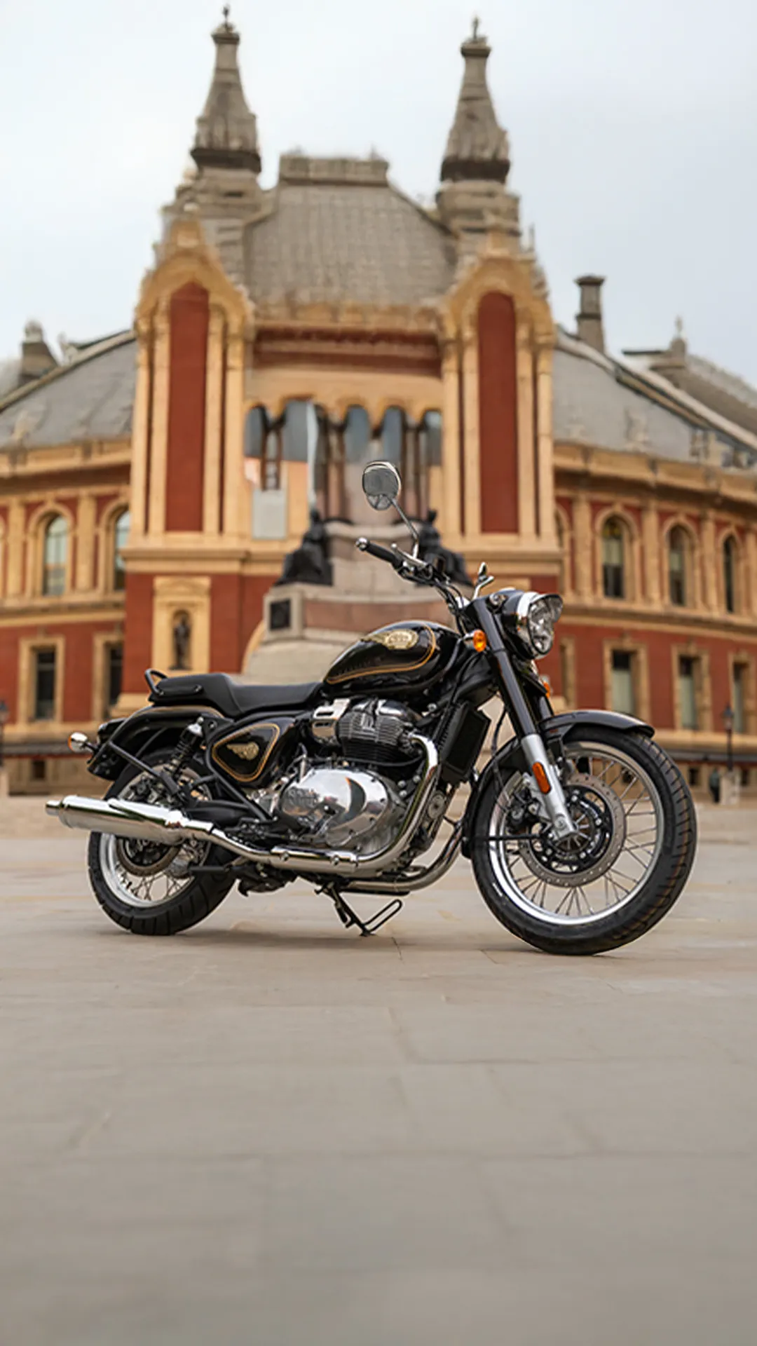 सड़क पर Royal Enfield Bullet 650 – तस्वीर 2
