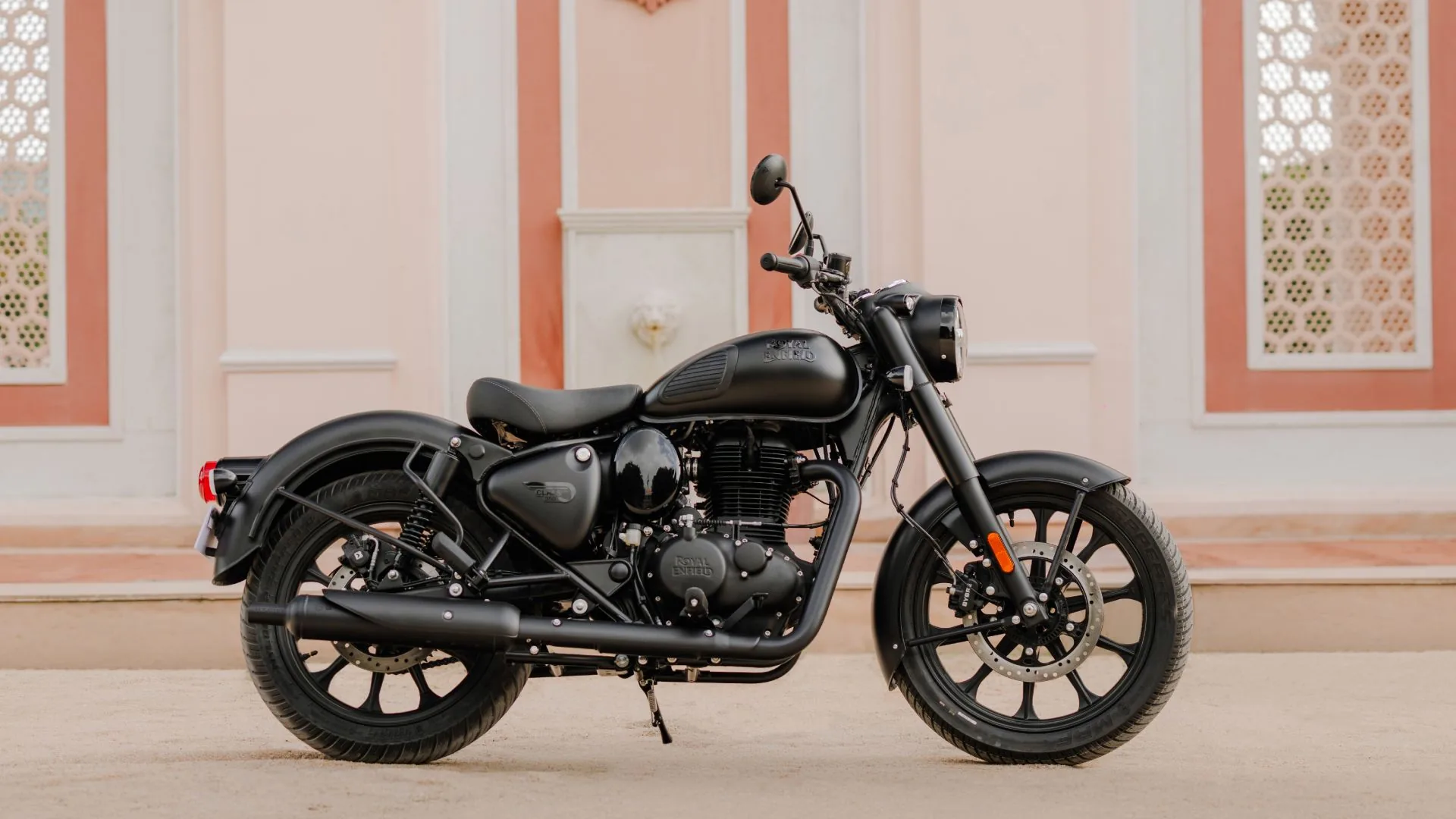 Royal Enfield Classic 350 – gallery photo 2