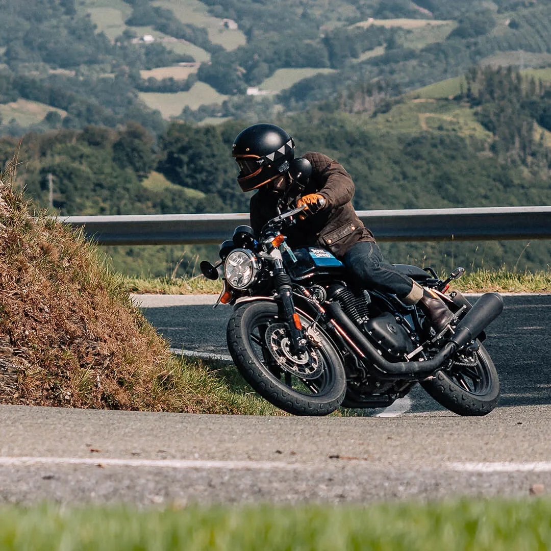 Royal Enfield Continental GT 650 su strada – foto 9