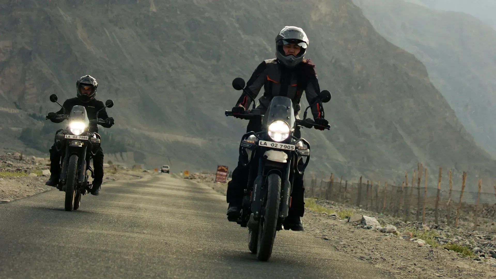 सड़क पर Royal Enfield Himalayan 450 – तस्वीर 5