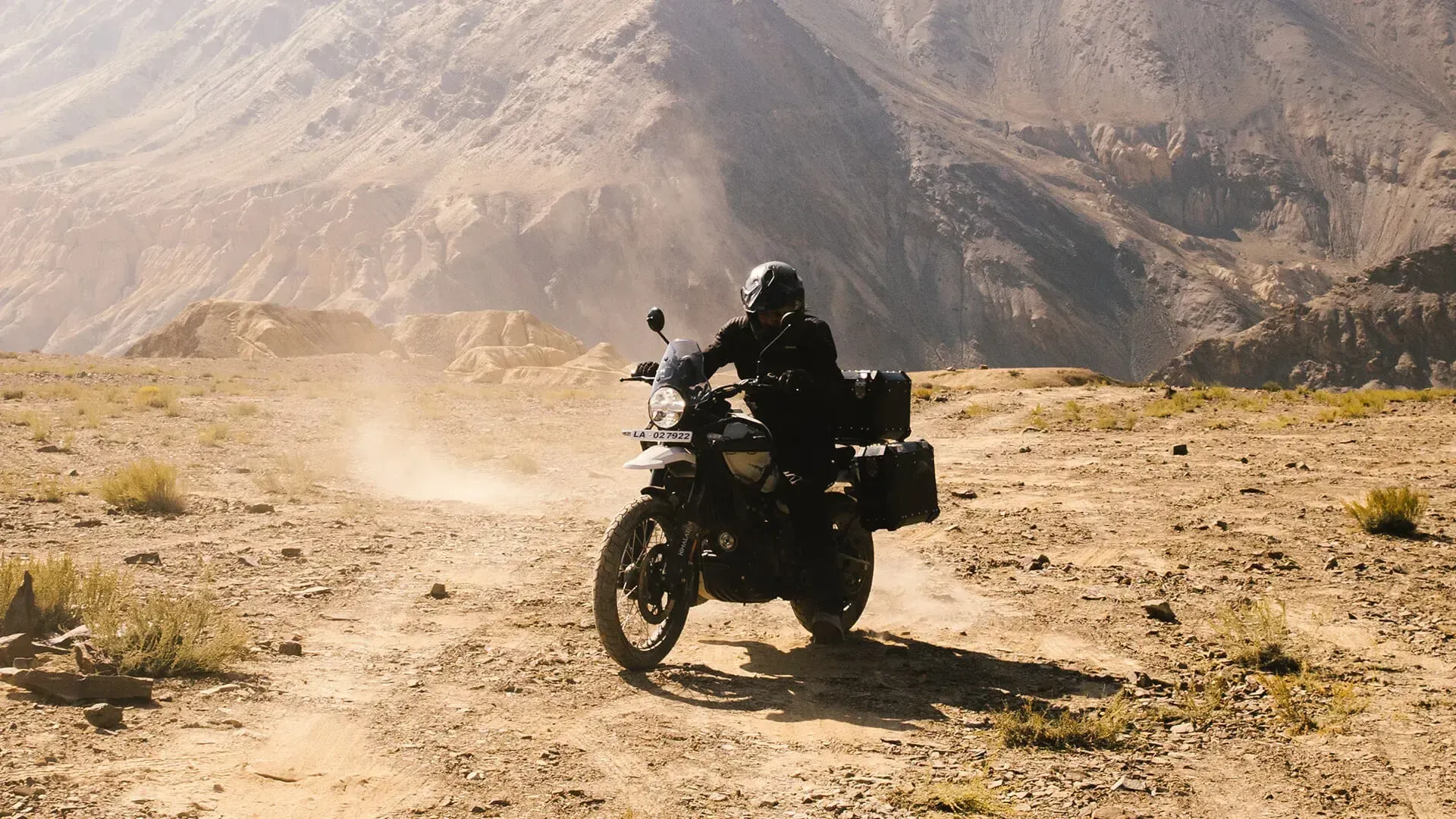 सड़क पर Royal Enfield Himalayan 450 – तस्वीर 6