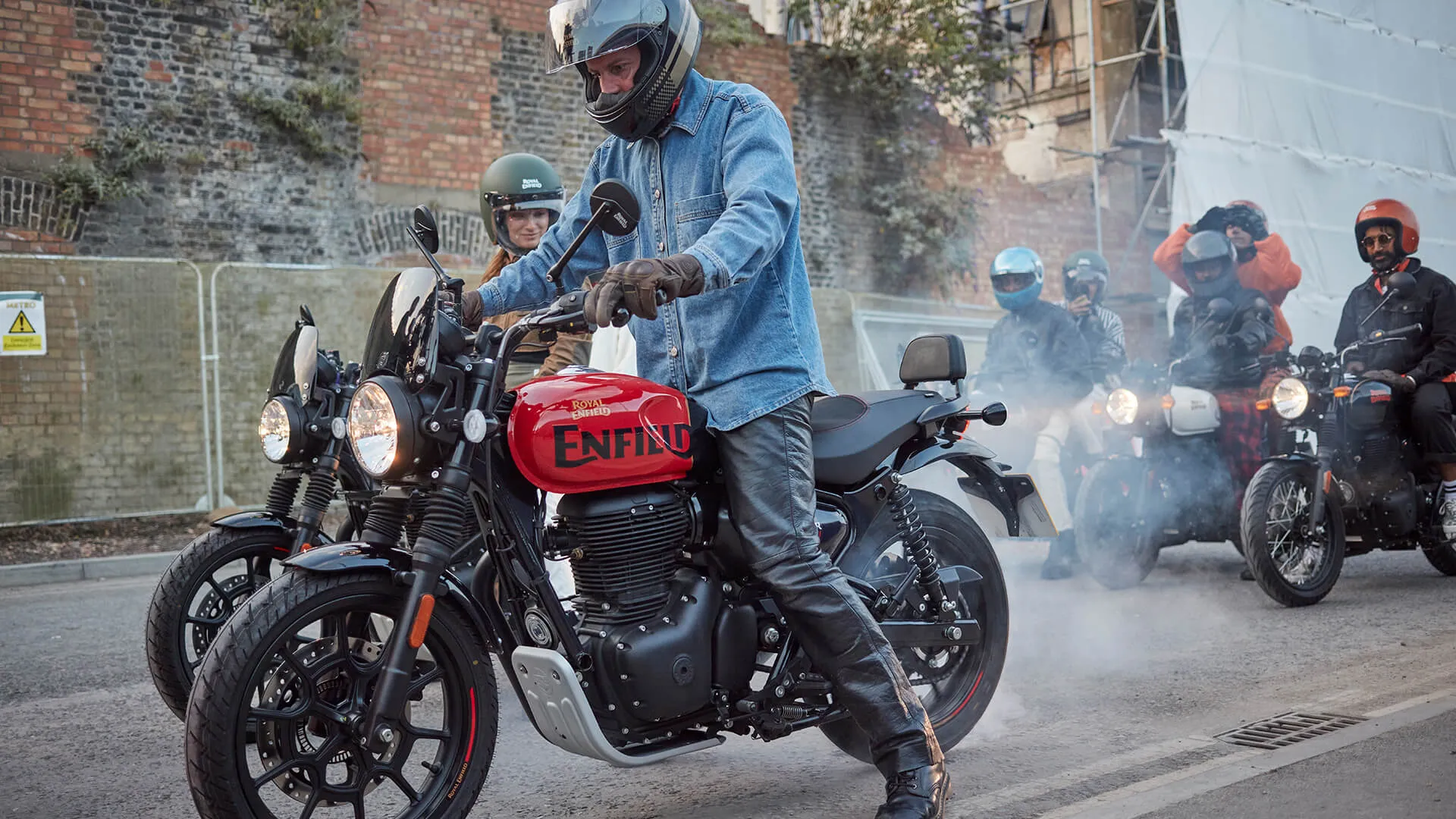 सड़क पर Royal Enfield Hunter 350 – तस्वीर 5