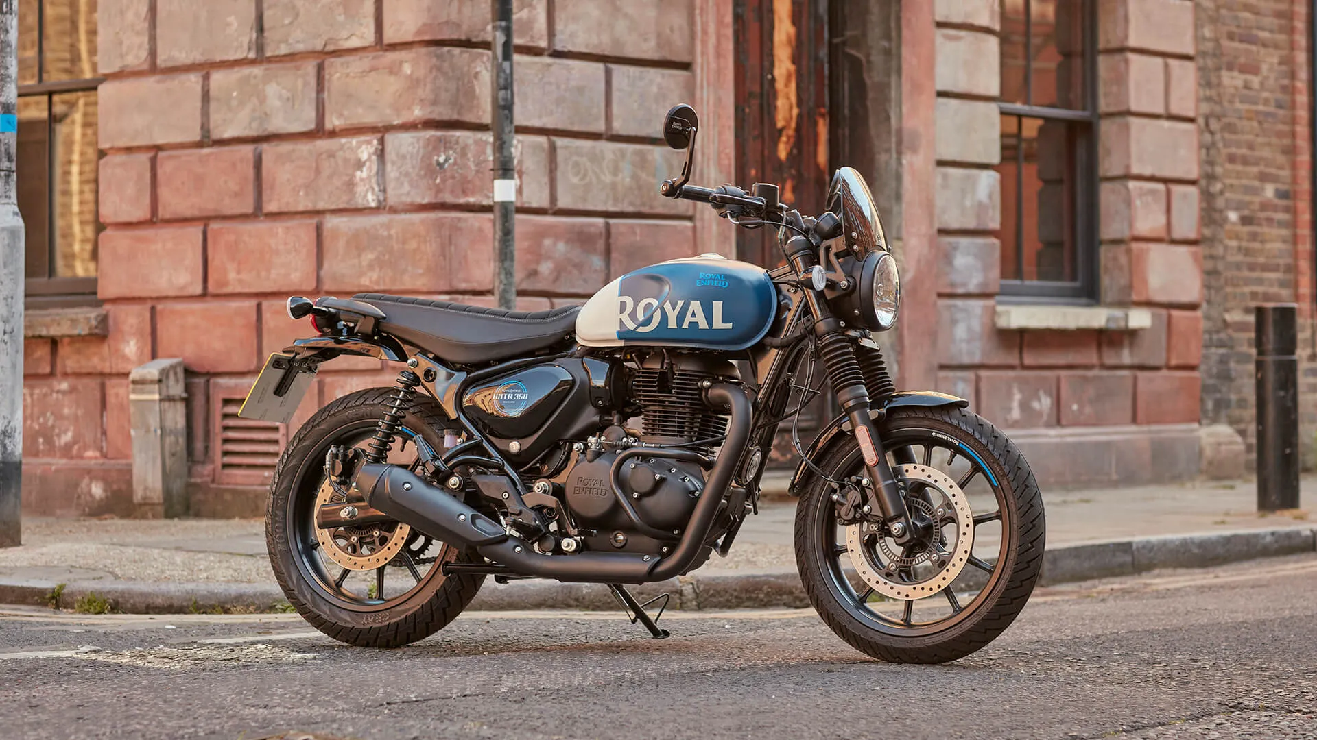 सड़क पर Royal Enfield Hunter 350 – तस्वीर 7