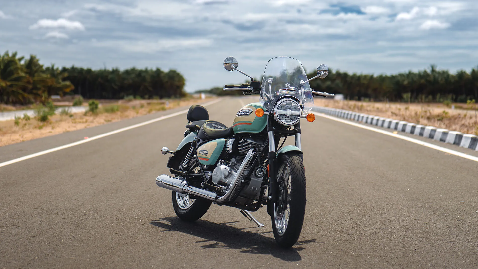 सड़क पर Royal Enfield Meteor 350 – तस्वीर 1