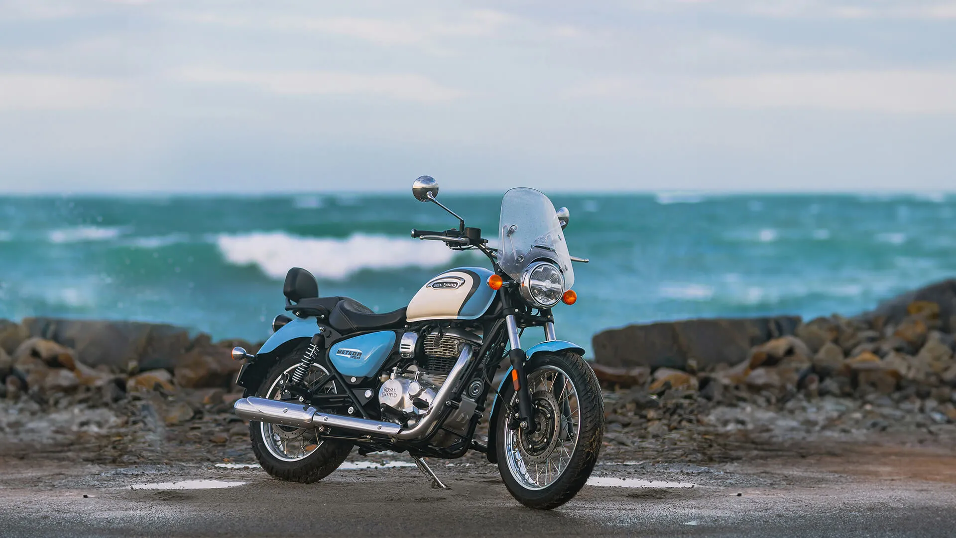 सड़क पर Royal Enfield Meteor 350 – तस्वीर 2