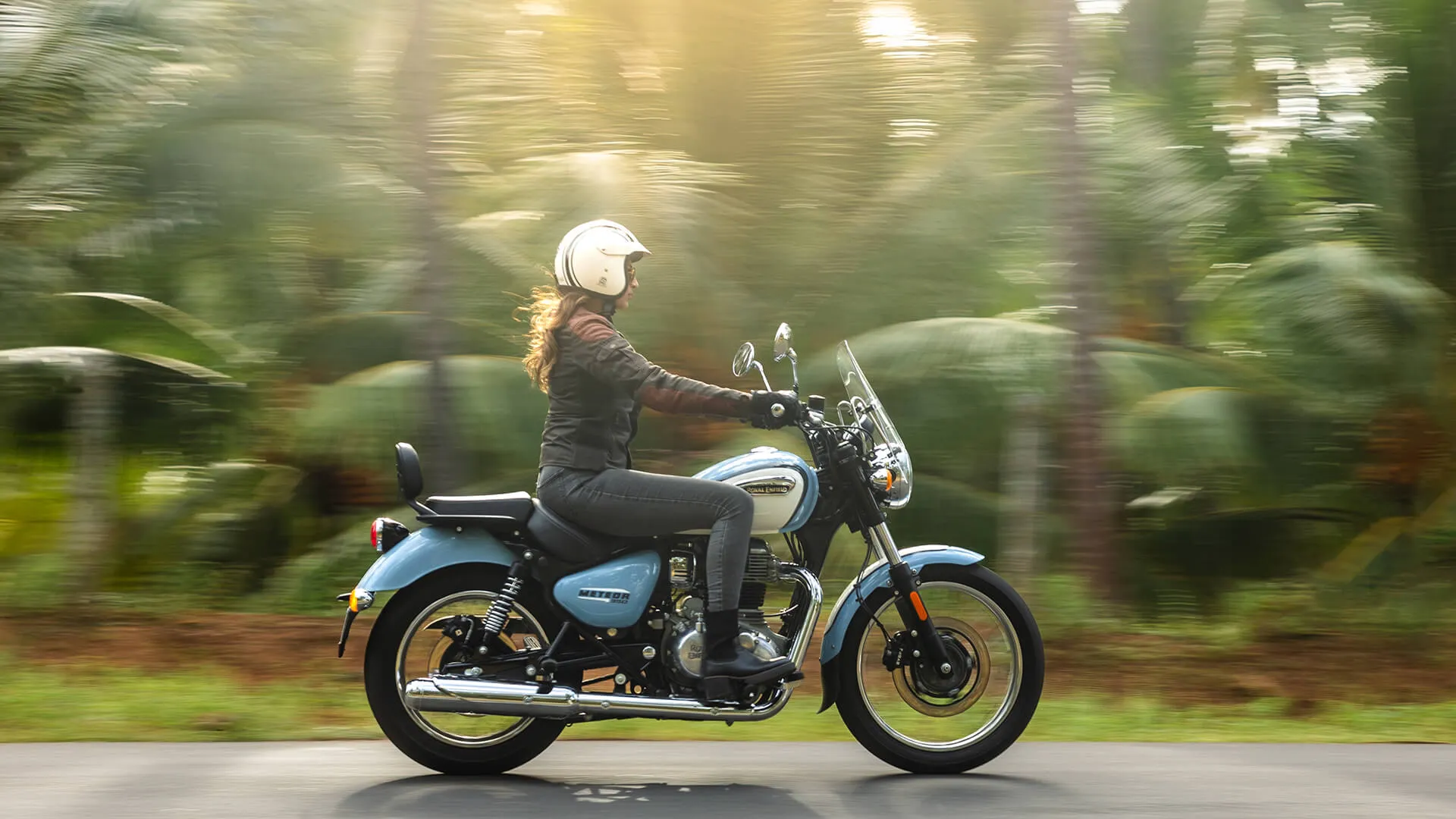 सड़क पर Royal Enfield Meteor 350 – तस्वीर 4