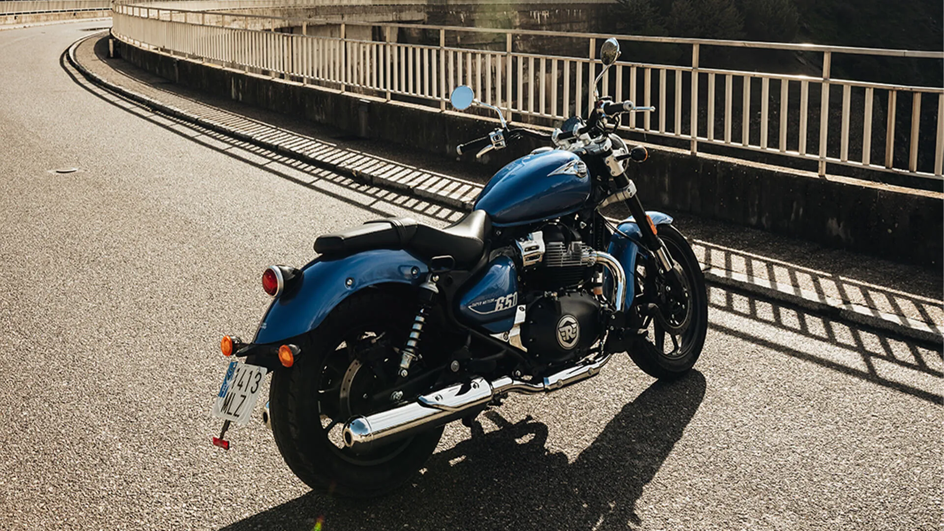 सड़क पर Royal Enfield Super Meteor 650 – तस्वीर 5