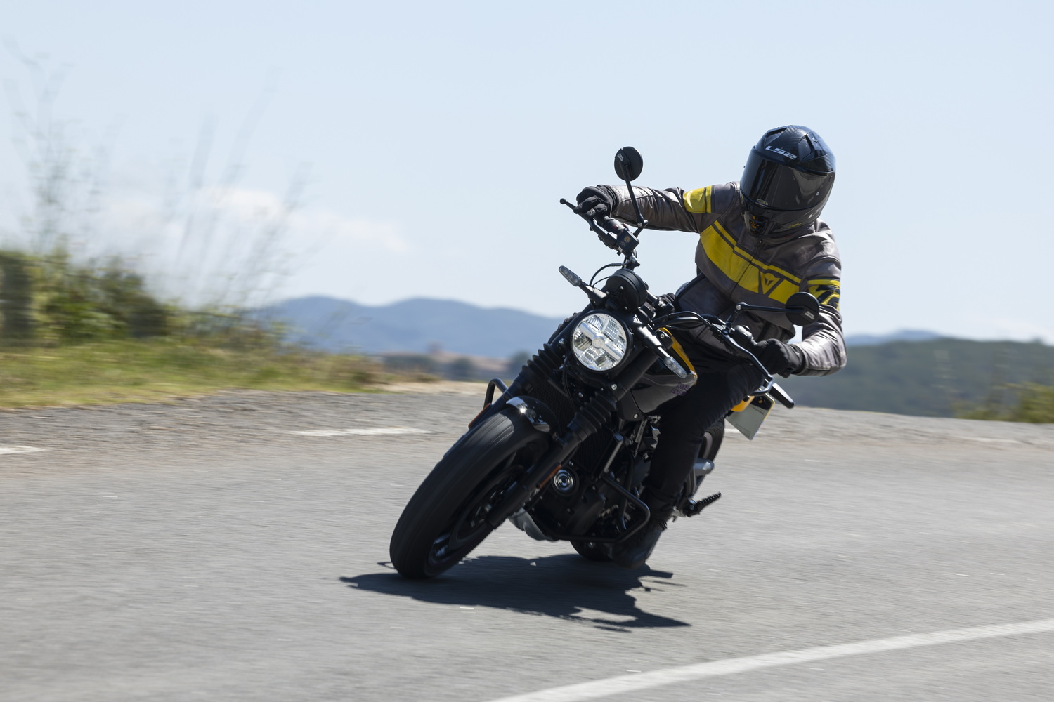 galerie: Guerrilla 450 Riding Shots