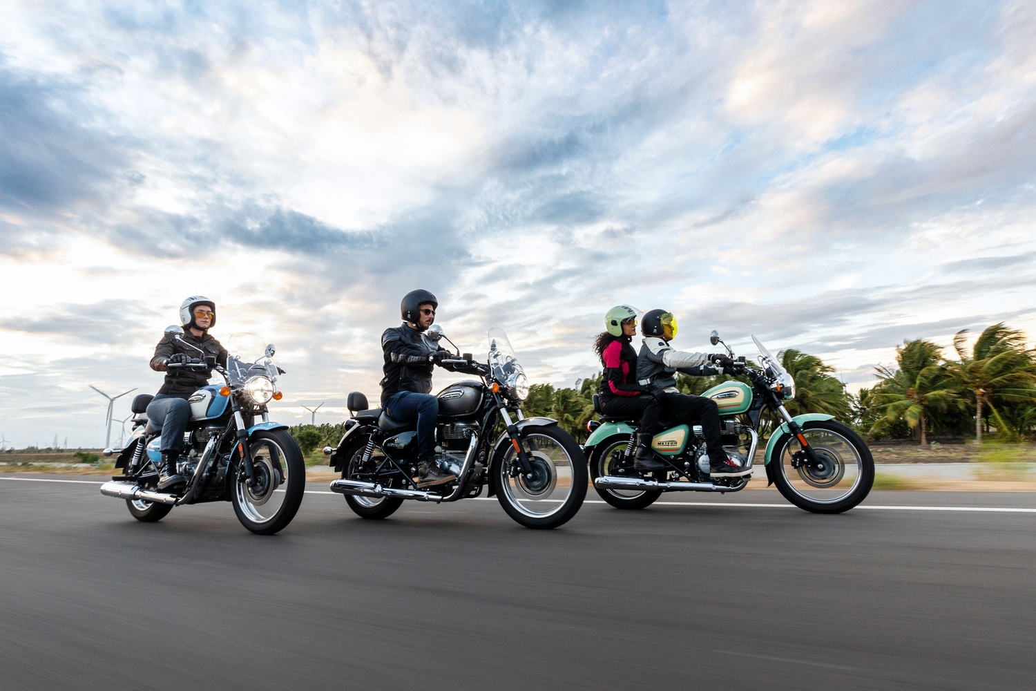 galerie: Meteor 350 Aurora Shoot