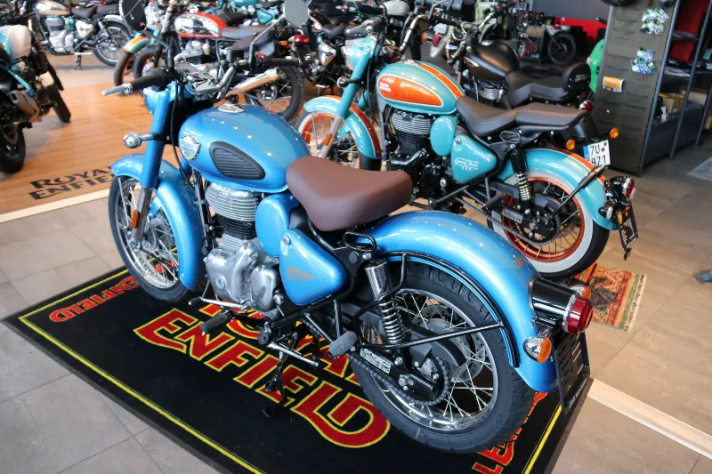 Showroom Royal Enfield GARAGE v Terezíně