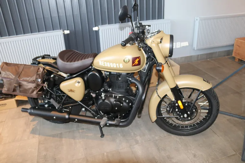 Showroom Royal Enfield GARAGE v Terezíně
