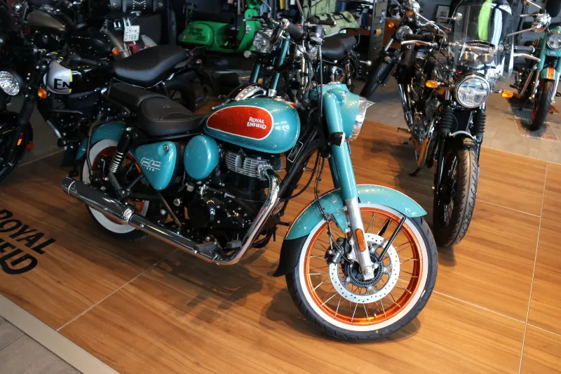 Showroom Royal Enfield GARAGE v Terezíně