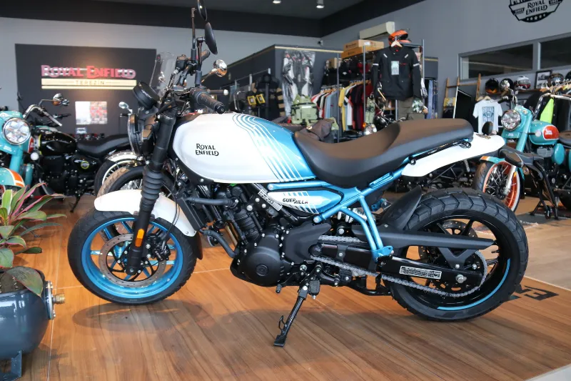Showroom Royal Enfield GARAGE v Terezíně