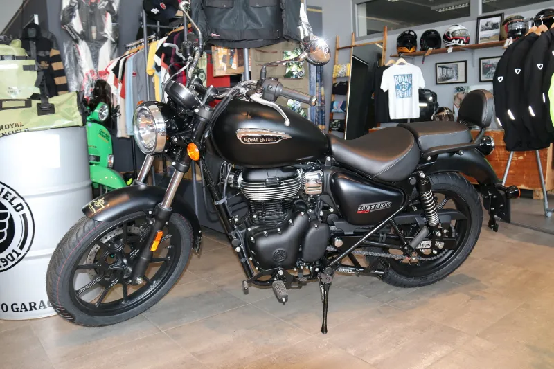 Showroom Royal Enfield GARAGE v Terezíně