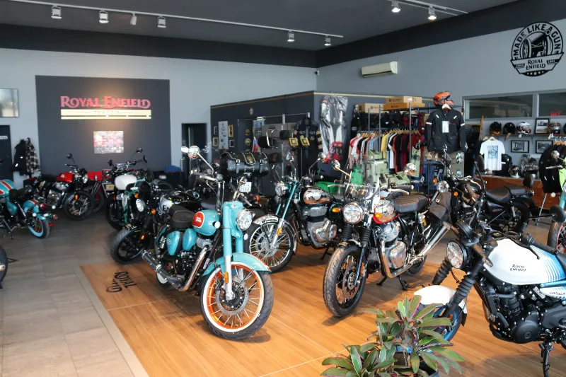 Oblečení a výbava pro jezdce v salonu GARAGE