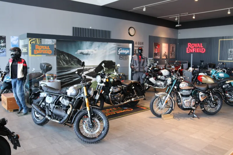 Showroom Royal Enfield GARAGE v Terezíně