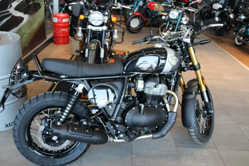 Showroom Royal Enfield GARAGE v Terezíně
